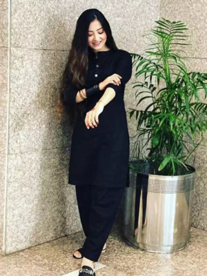 Ladies 2 Piece Black Suit – Kurta & Shalwar