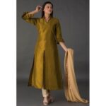 Women'S Olive Green Raw Silk 3 Peices Front Slit Suit. Sm-621